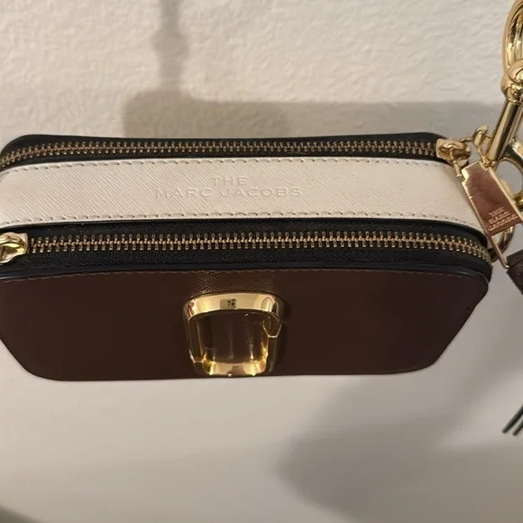 Marc Jacob’s Camera Bag - Picture 3 of 7